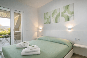 Due residenze di design nel cuore di Villasimius – con terrazza panoramica e rendita garantita | Maison Prestige Villasimius